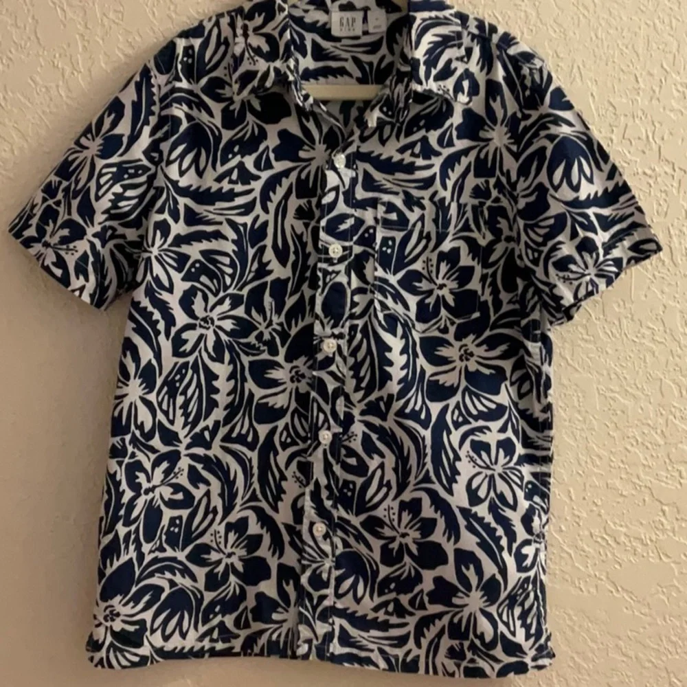 GAP Kids’Navy/White Floral Cotton Shirt
